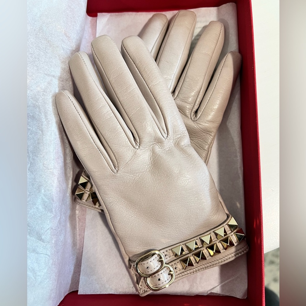 Valentino gloves